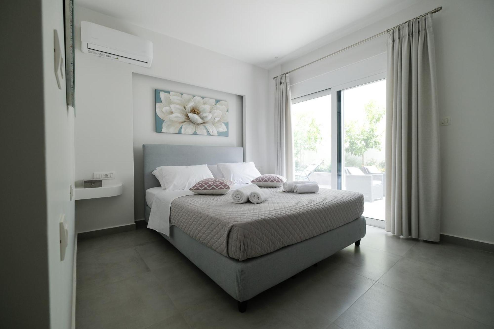 Rhodes Retreat: Modern Comfort In Serene Luxury Rhodes City Exterior photo