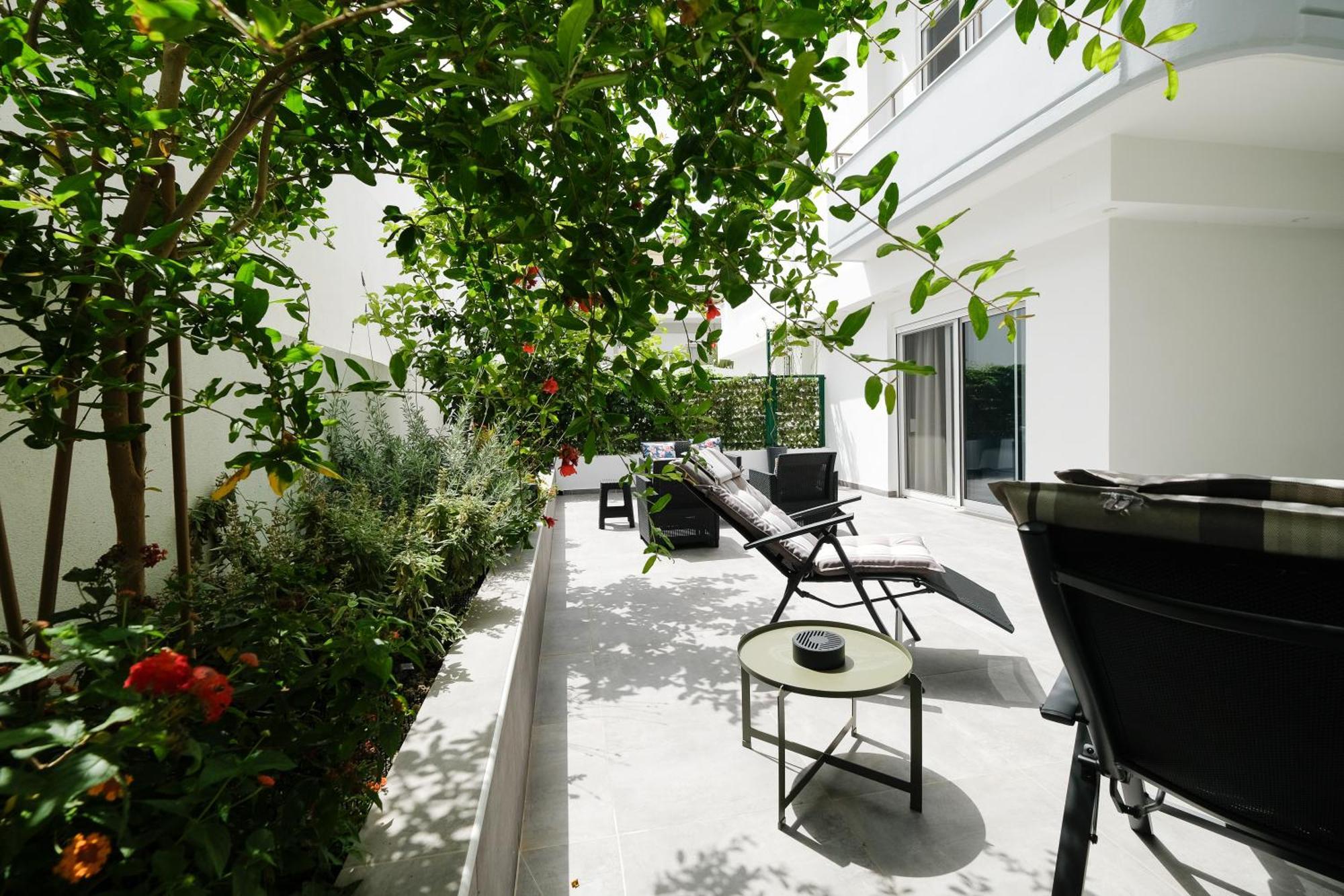 Rhodes Retreat: Modern Comfort In Serene Luxury Rhodes City Exterior photo