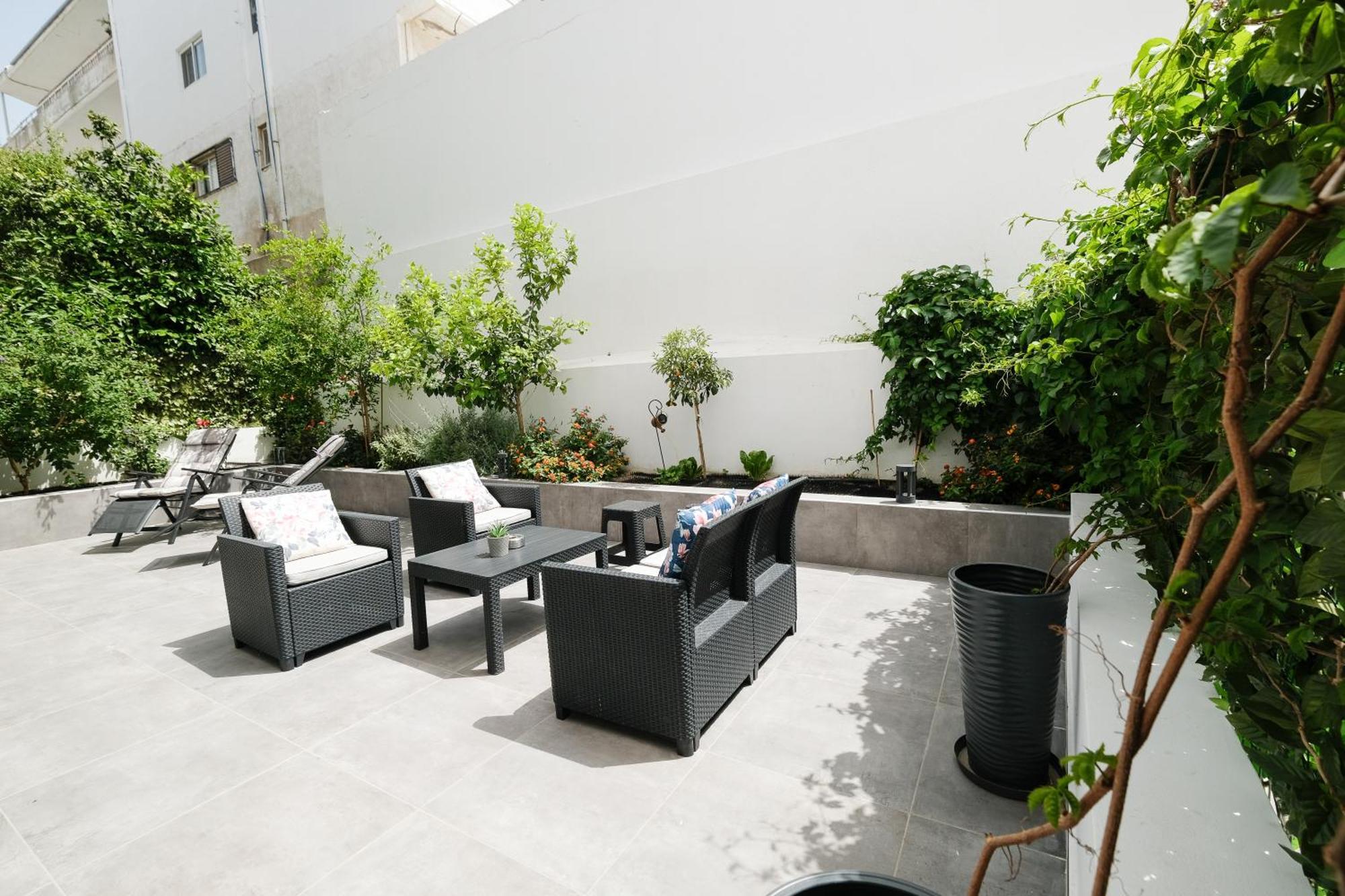 Rhodes Retreat: Modern Comfort In Serene Luxury Rhodes City Exterior photo