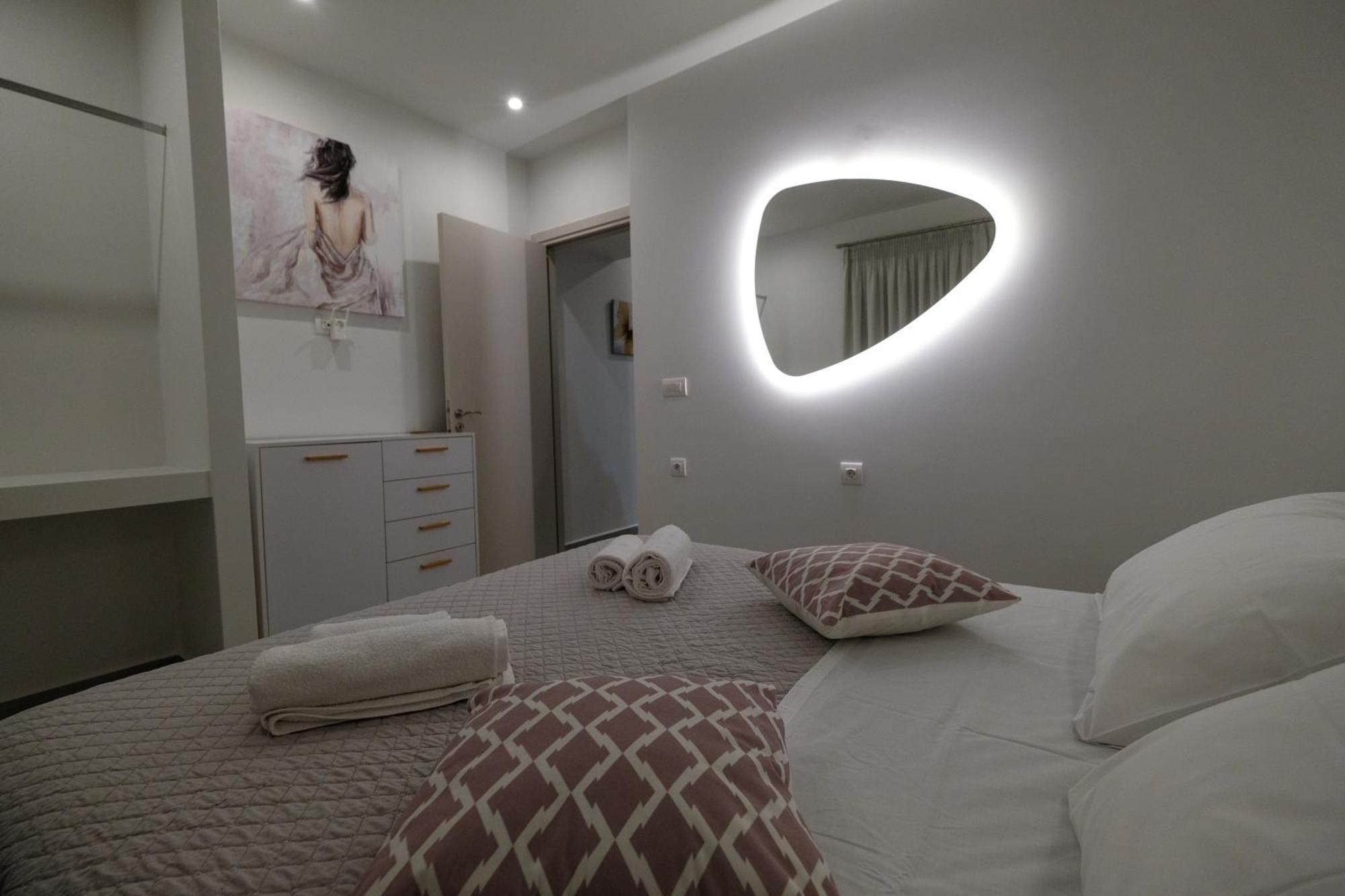 Rhodes Retreat: Modern Comfort In Serene Luxury Rhodes City Exterior photo