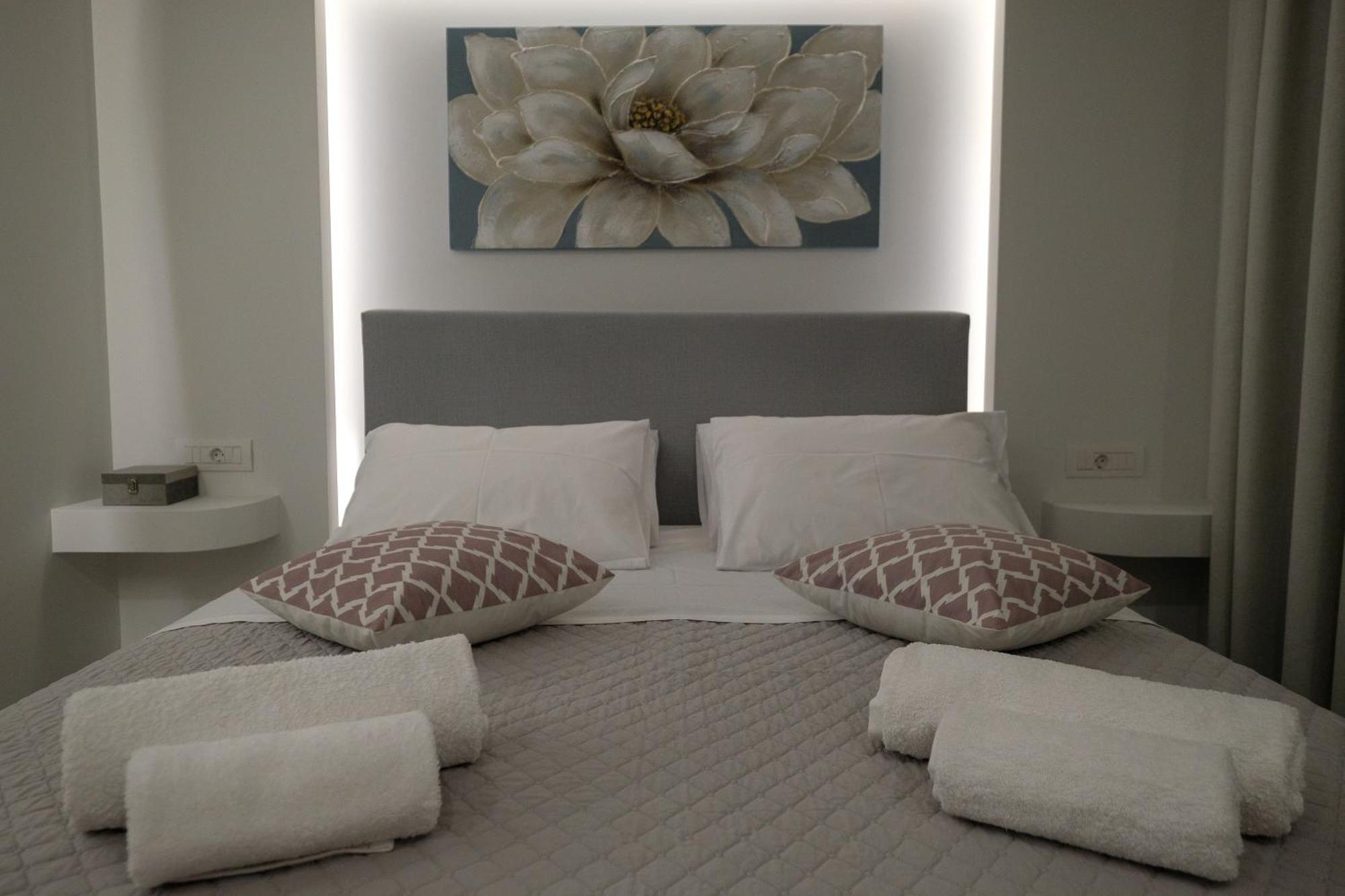 Rhodes Retreat: Modern Comfort In Serene Luxury Rhodes City Exterior photo