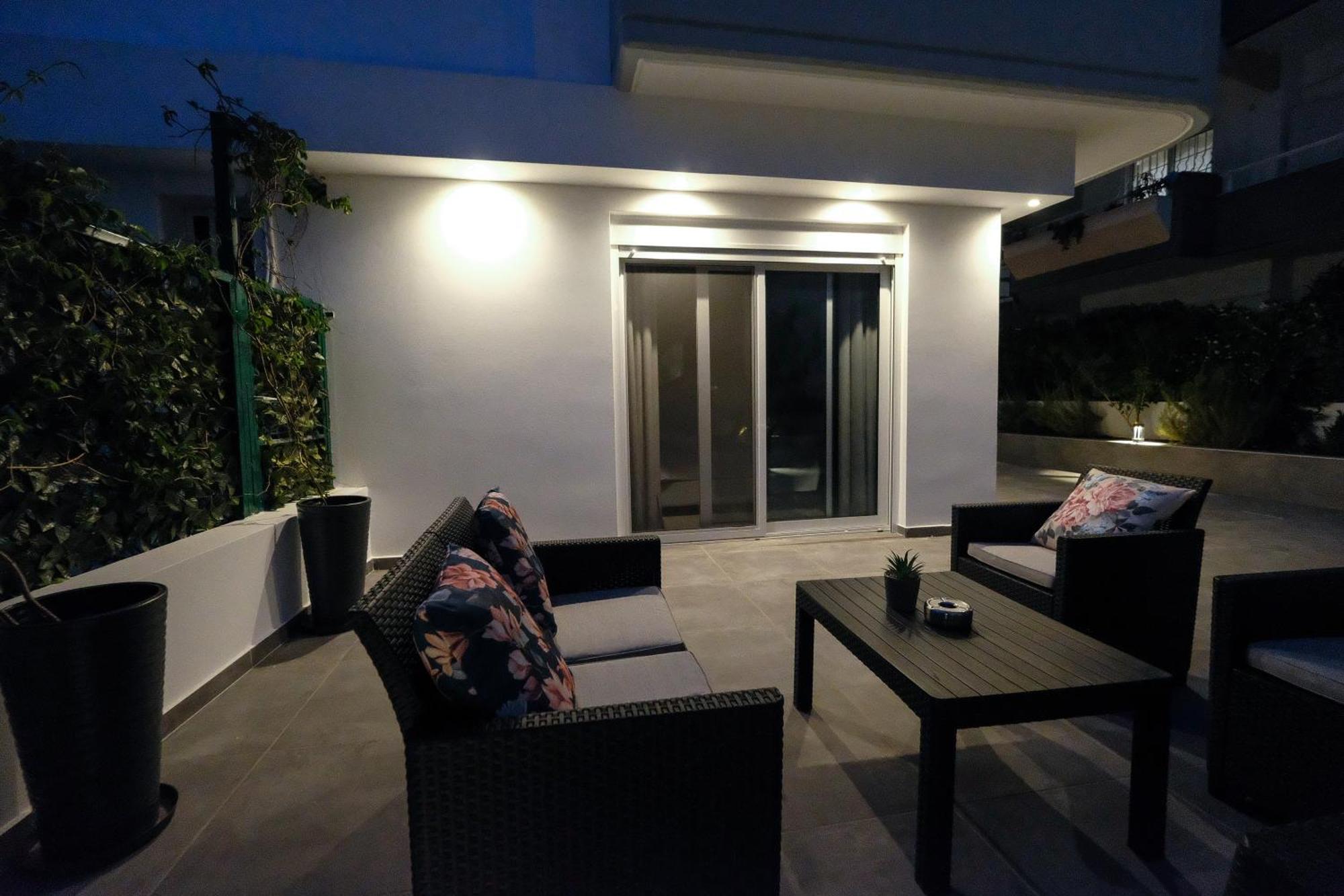 Rhodes Retreat: Modern Comfort In Serene Luxury Rhodes City Exterior photo