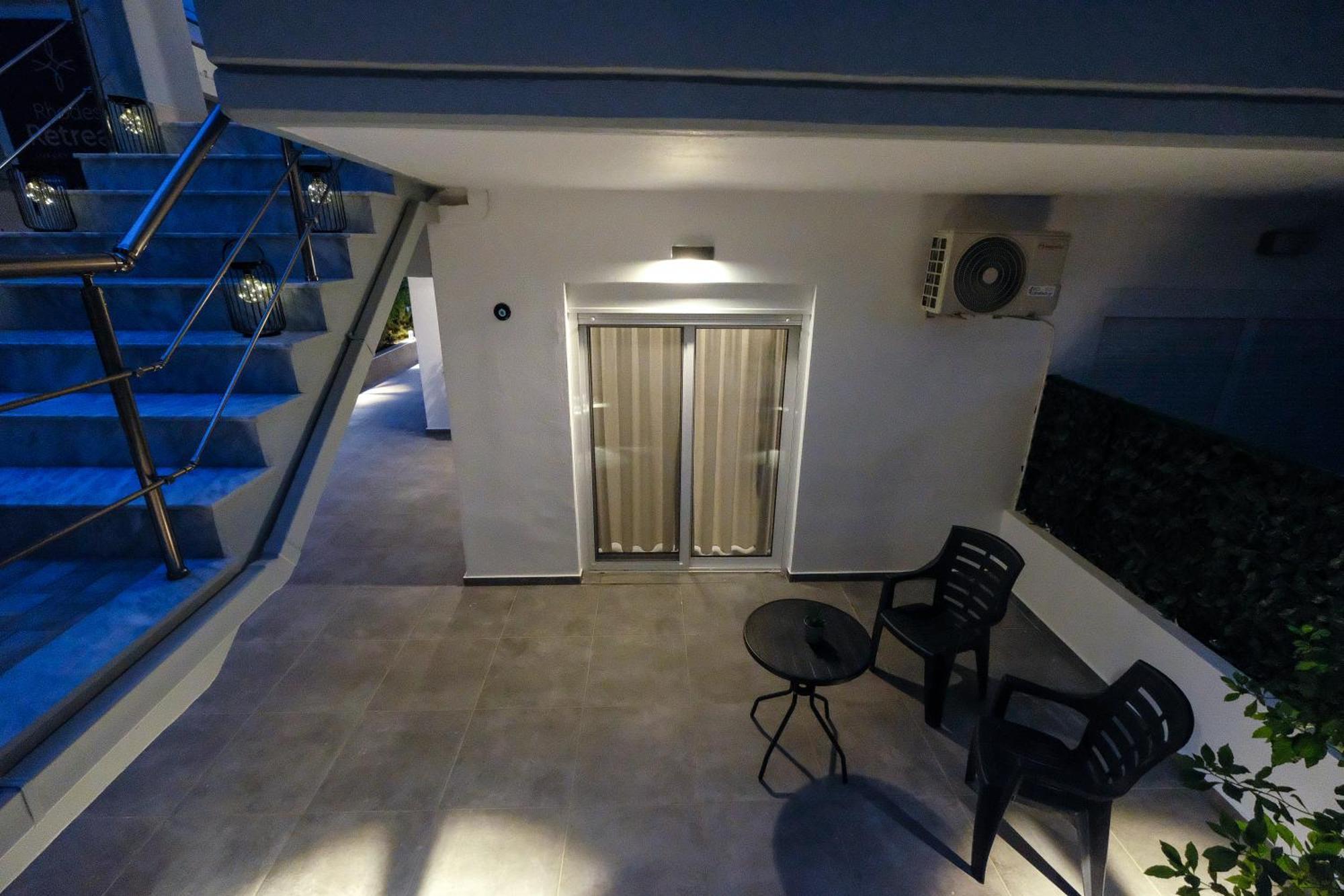 Rhodes Retreat: Modern Comfort In Serene Luxury Rhodes City Exterior photo