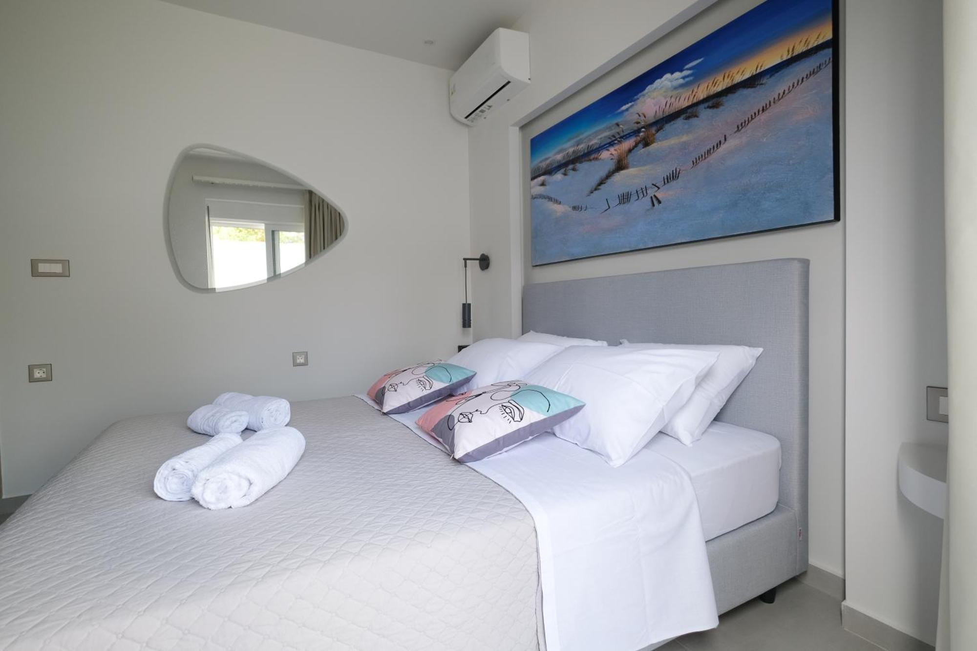 Rhodes Retreat: Modern Comfort In Serene Luxury Rhodes City Exterior photo