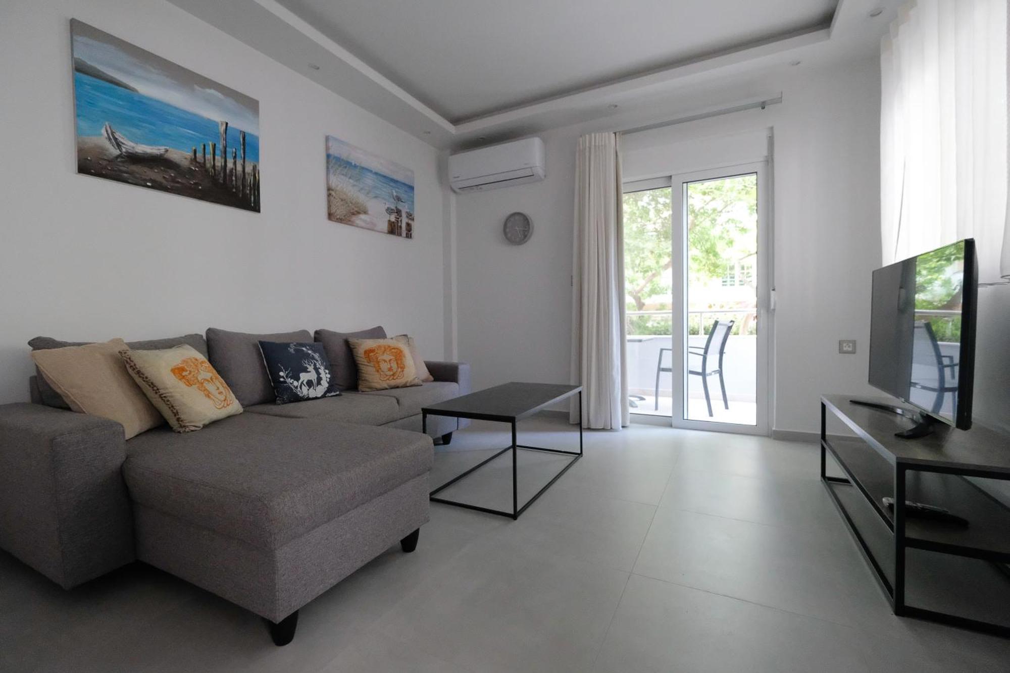 Rhodes Retreat: Modern Comfort In Serene Luxury Rhodes City Exterior photo