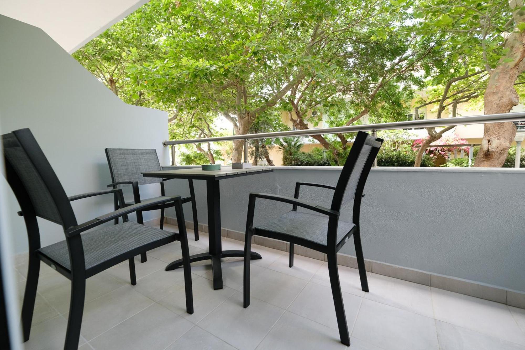 Rhodes Retreat: Modern Comfort In Serene Luxury Rhodes City Exterior photo